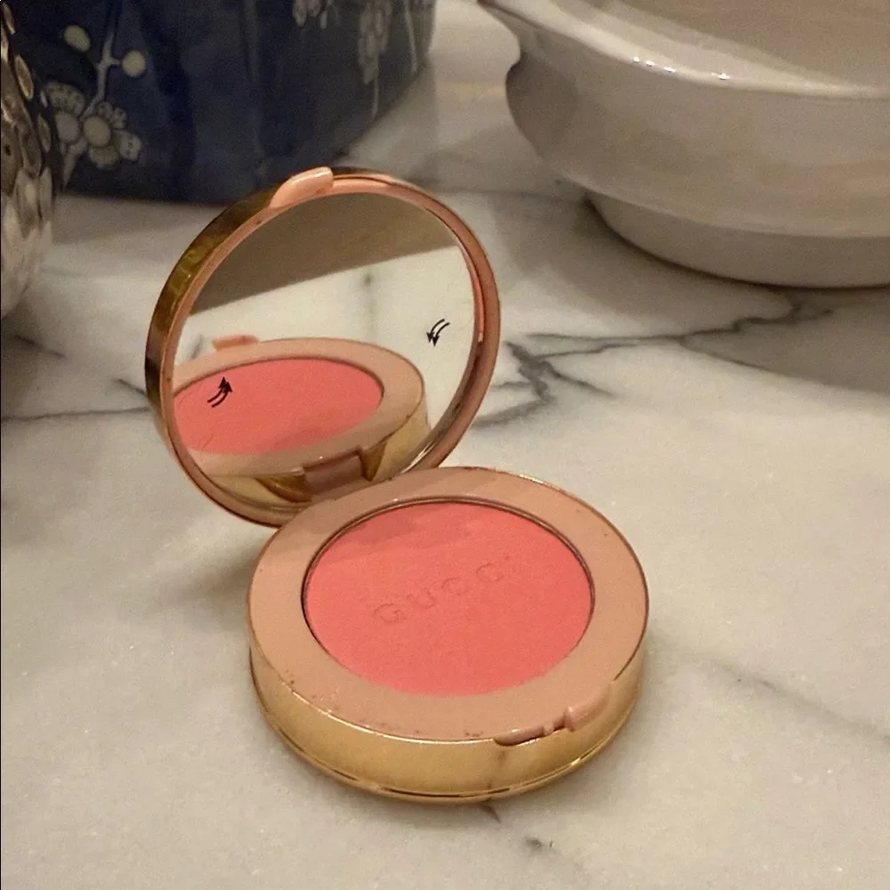 Gucci Luminous Matte Powder Blush-Silky Rose